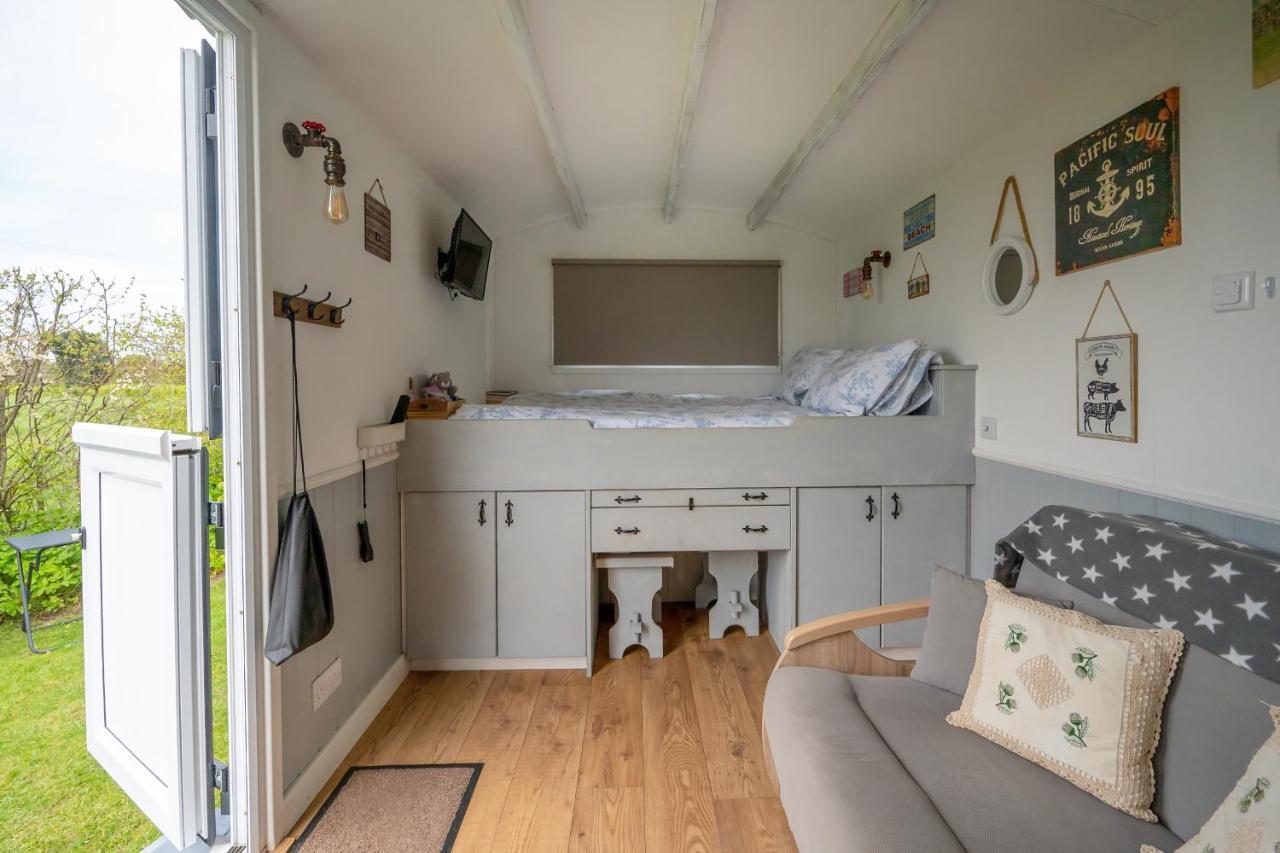 Lanterns Shepherds Huts & Glamping Happisburgh Exterior foto